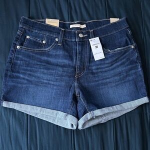 Levi's Women’s Mid Length Denim Shorts Size 30” Waist 8 / 10
